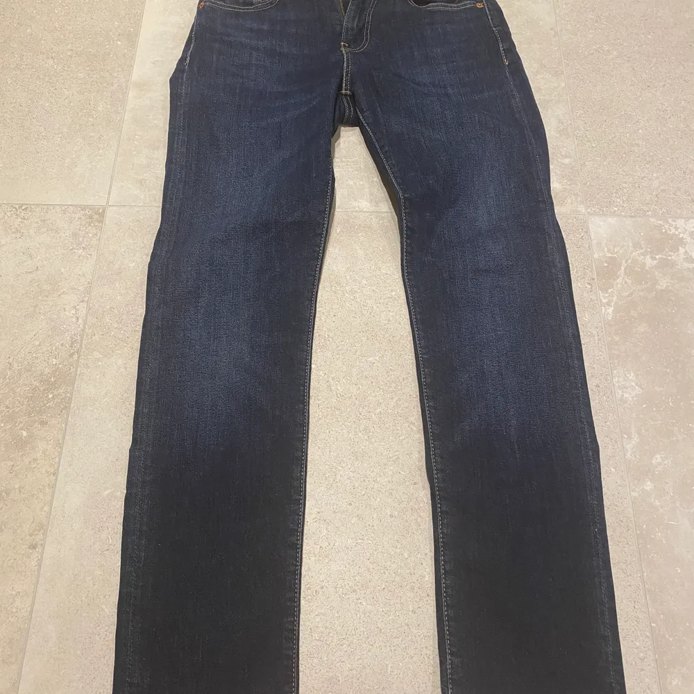 Levis jeans 502 Storlek W29 L32 i jätte bra skick!. Jeans & Byxor.