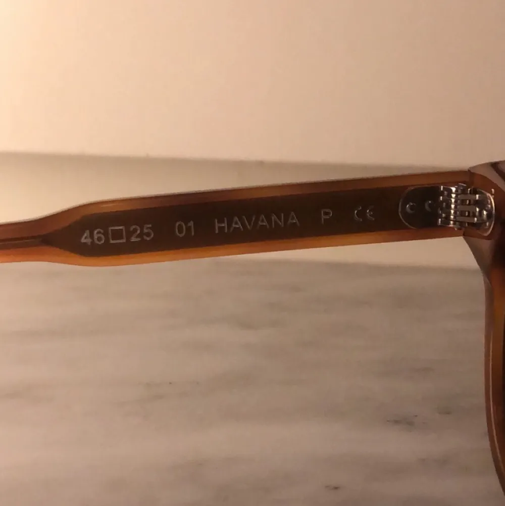 Slutsålda Chimi solglasögon, modell 01 i färgen havana💞 Nypris 1100kr säljer för 500kr. Accessoarer.