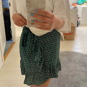 Kjol  - ⭐️⭐️⭐️