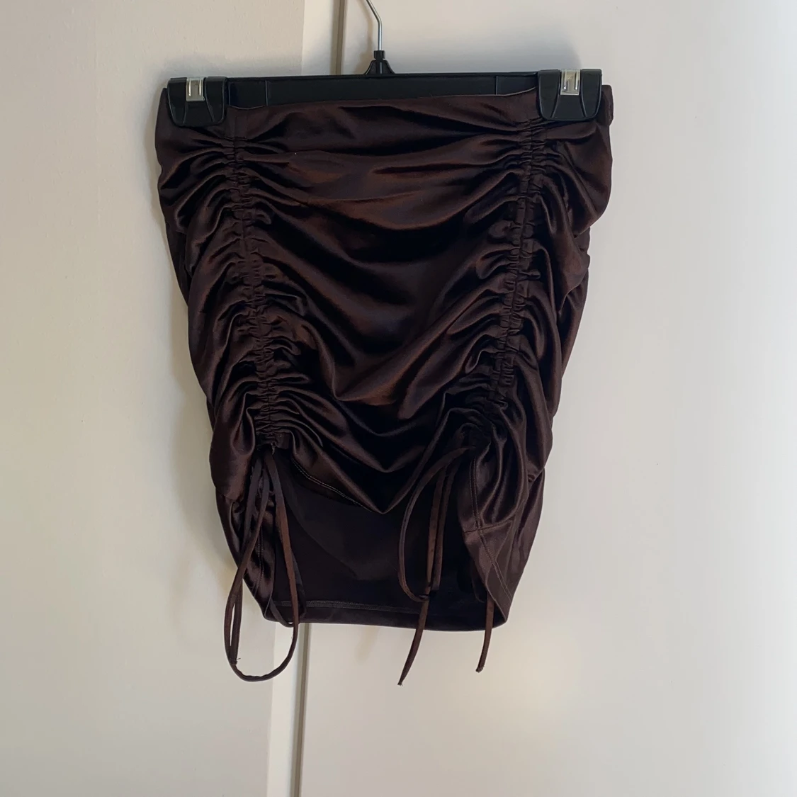 Brunsvart drawstring kjol  - 90