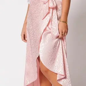 Säljer denna jätte fina och söta kjol när Hanna Schönbergs kollektion med NA-KD, som ny i skicket och i storlek 34💓💓💓💓 pris kan diskuteras vid intresse, frakten står köparen för 