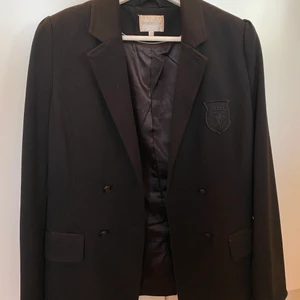 Kavaj Stockholm LM  - Superfin kavaj från Stockholm LM, kan användas även som jacka under sommaren. Storlek M