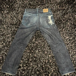 Stussy jeans - Säljer stussy rough and rugged jeans bra skick. 
