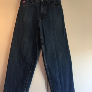 Polar big boys - Polar big boys i strl xs. Använda fåtal gånger. Väldigt bra skick, litet slitage längst ner på ena benet (se sista bilden). Nypris 1200