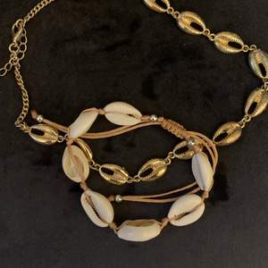 Ett armband och ett halsband snäck smycke tillsammans, fina och justerbara efter din storlek.