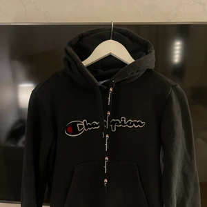  Champion Hoodie -  Väldigt bra skick använd fåtal gånger 