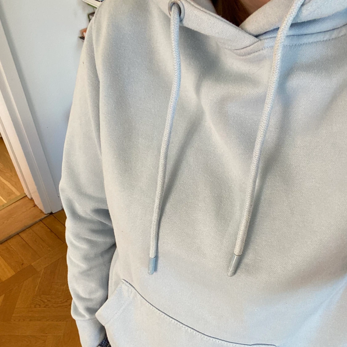 ljusblå hoodie  - 90