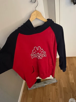 Kappa hoodie - Kappa huvtröjor i en skön färg 