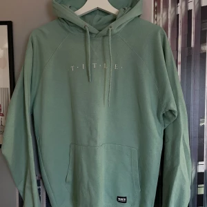 Hoddie  -  Turkos Hoddie i storlek S    