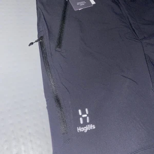 Haglöfs byxor - Helt nya Haglöfs byxor köpt från xxl för 1299kr säljs för 899kr sköna o ha på sig storlek m