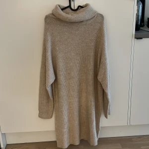 Stickad klänning - Oanvänd super fin stickad klänning