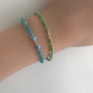 Armband - Jag har gjort dem här armbanden själv.1st kostar 10kr och frakt kostar 15kr