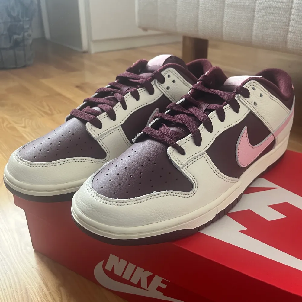 LIMITED EDITION helt nya och oanvända jordans i strl 44,5  valentines day edition 💌 ÄKTA- digitalt kvitto finns . Skor.