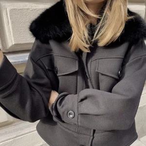 Meotine jacka - Fin meotine jacka s/m. Inte mina bilder för fler bilder kan du höra av dig🫶🏽passar till allt och fint skick🌟