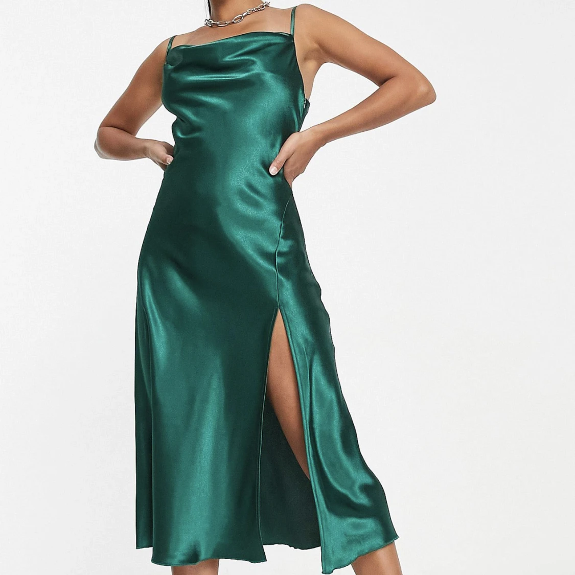 Grön klänning satin