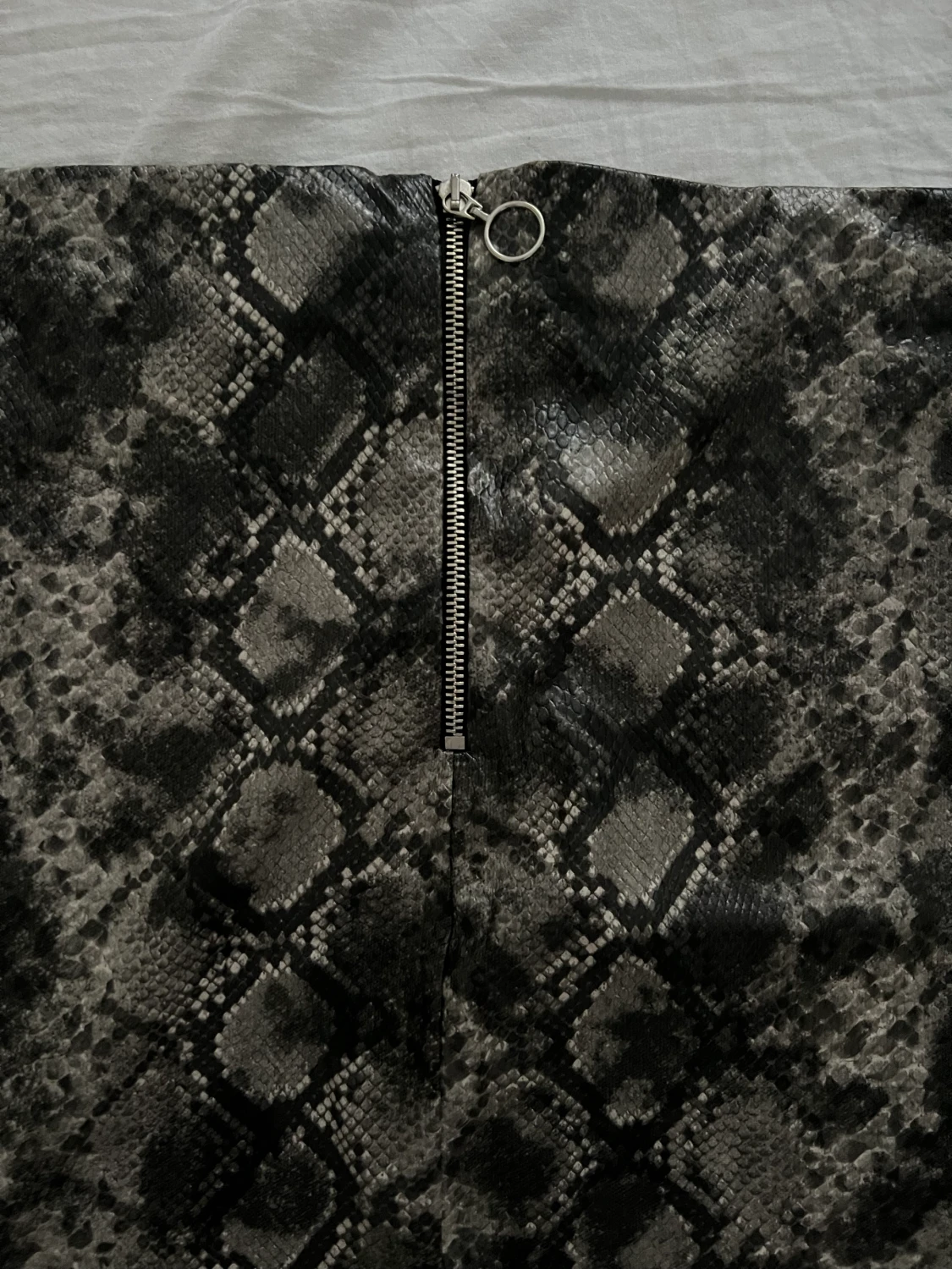 Ormmönstrad kjol - 90