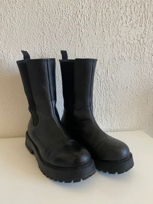 Boots - Veganskt läder, mycket bra skick. 
