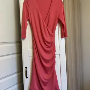 Anna holtblad klänningar helt nya aldrig använda 700 styck