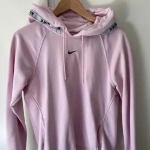 Nike hoodie i storlek xs