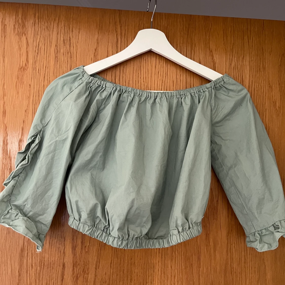 Pastellgrön blus  - 91