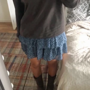 Kjol från Kappahl  - Super fin kjol från Kappahl❤️❤️❤️lånade bilder