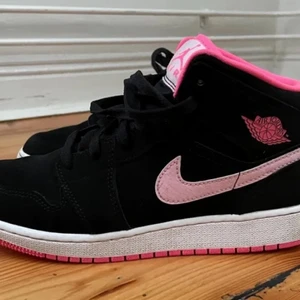 Jordans 1 - Söker även dessa jordans måste kosta mindre en 700 