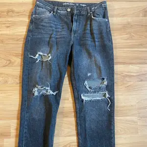 Säljer dessa Never denim jeans i storlek M för 80kr