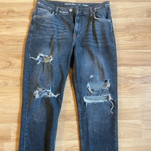 Jeans från Never denim  - Säljer dessa Never denim jeans i storlek M för 80kr