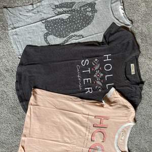 Från vänster: grå t-shirt från Molo i storlek 152. Mörkgrå t-shirt från Hollister i storlek XS. Peach färgad t-shirt från Hollister i storlek XS. Alla i fint skick. 20 kr/st⚡️