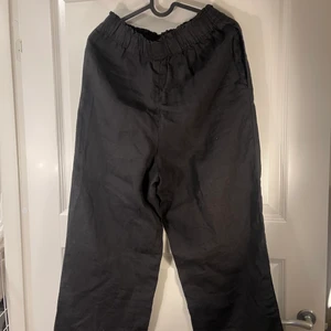 Linnebyxor  - Oanvända svart linnebyxor från H&M 🖤❤️‍🔥