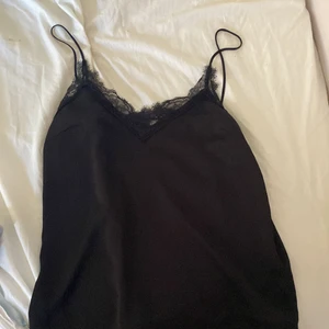 Linne från hm  - Säljer detta linne från hm går ej att köpa i butik längre vad jag vet 💗