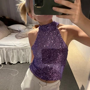 Fest topp - Lila plajett topp från Zara 