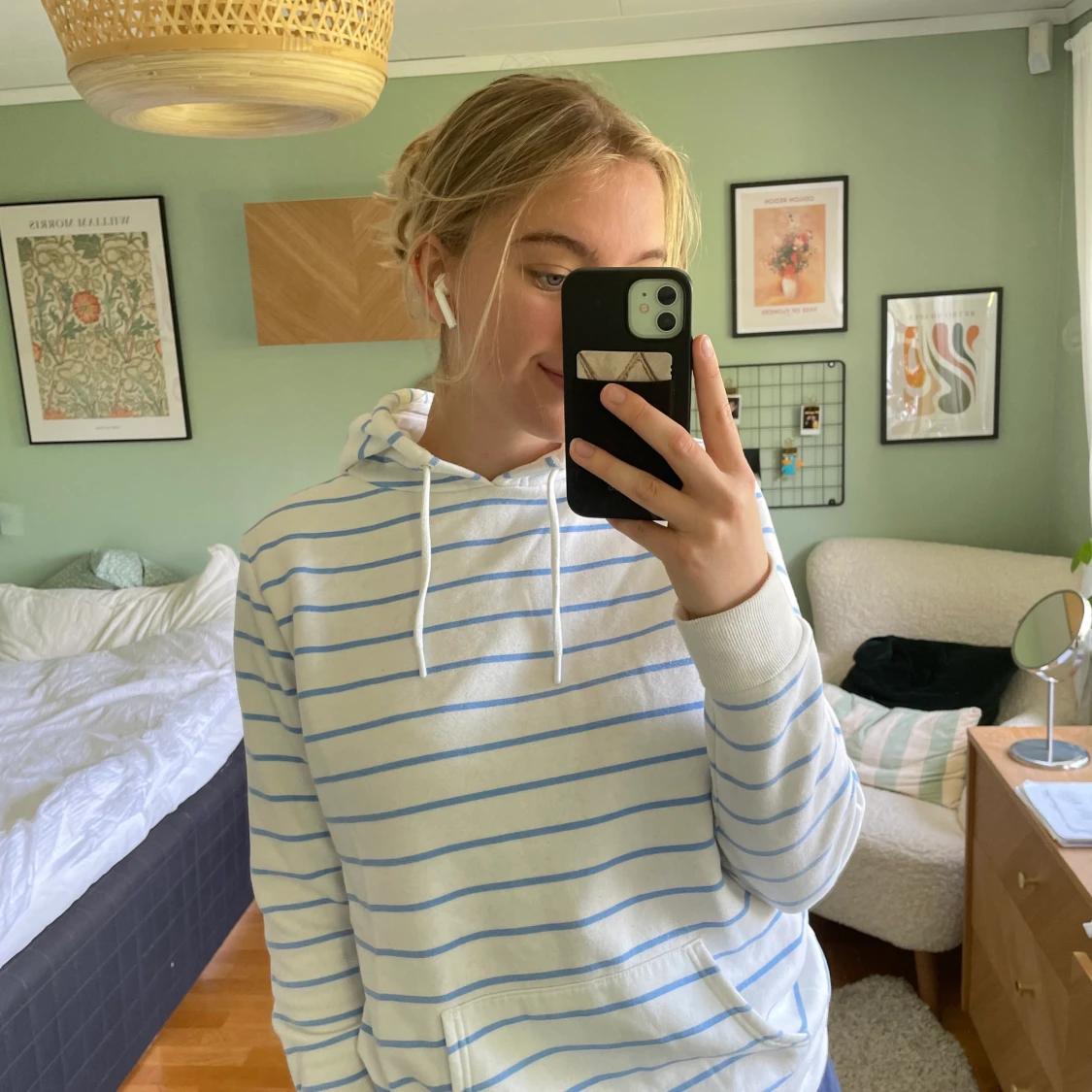 Blå-vitrandig hoodie - 90