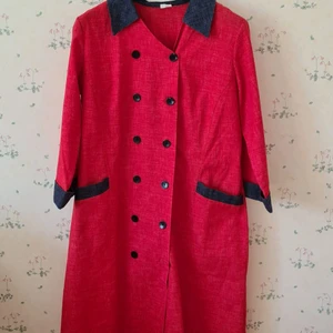 Rock  - Gammal vintage kappa eller klänning. Mycket blekare än på bilden. Passar till trädgården. Ute på landet. Vet ej om det saknas en knapp. Vet ej vad man kan ha till. Men bekväm är den. Väldigt varm. Storlek 38. 