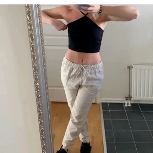 Linnebyxor  - linnebyxor som inte kommer till användning, knappt andvända. (lånad bild) hon på bilden e 166 som referens