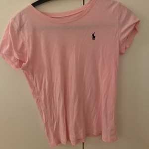 Tröja - Säljer denna jätte fina tröja från polo 👚 Ralph lauren!❤️ skriv privat för fler bilder!❤️