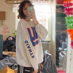 hoodie - skriv om du vill ha information  pris kan diskuteras 