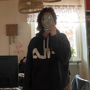 fila tröja  - skriv om du vill ha information  pris kan diskuteras 