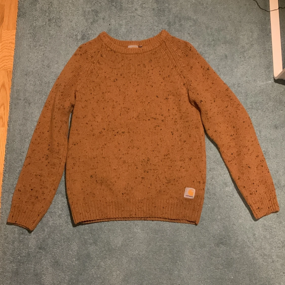 Brun stickad carhartt sweatshirt
