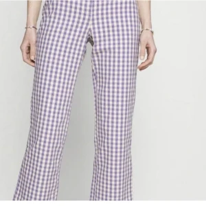 Monkibyxor - Säljer dessa byxor då de ej kommit till mycket användning. De passar inte mig heller, fast är i fint skick 