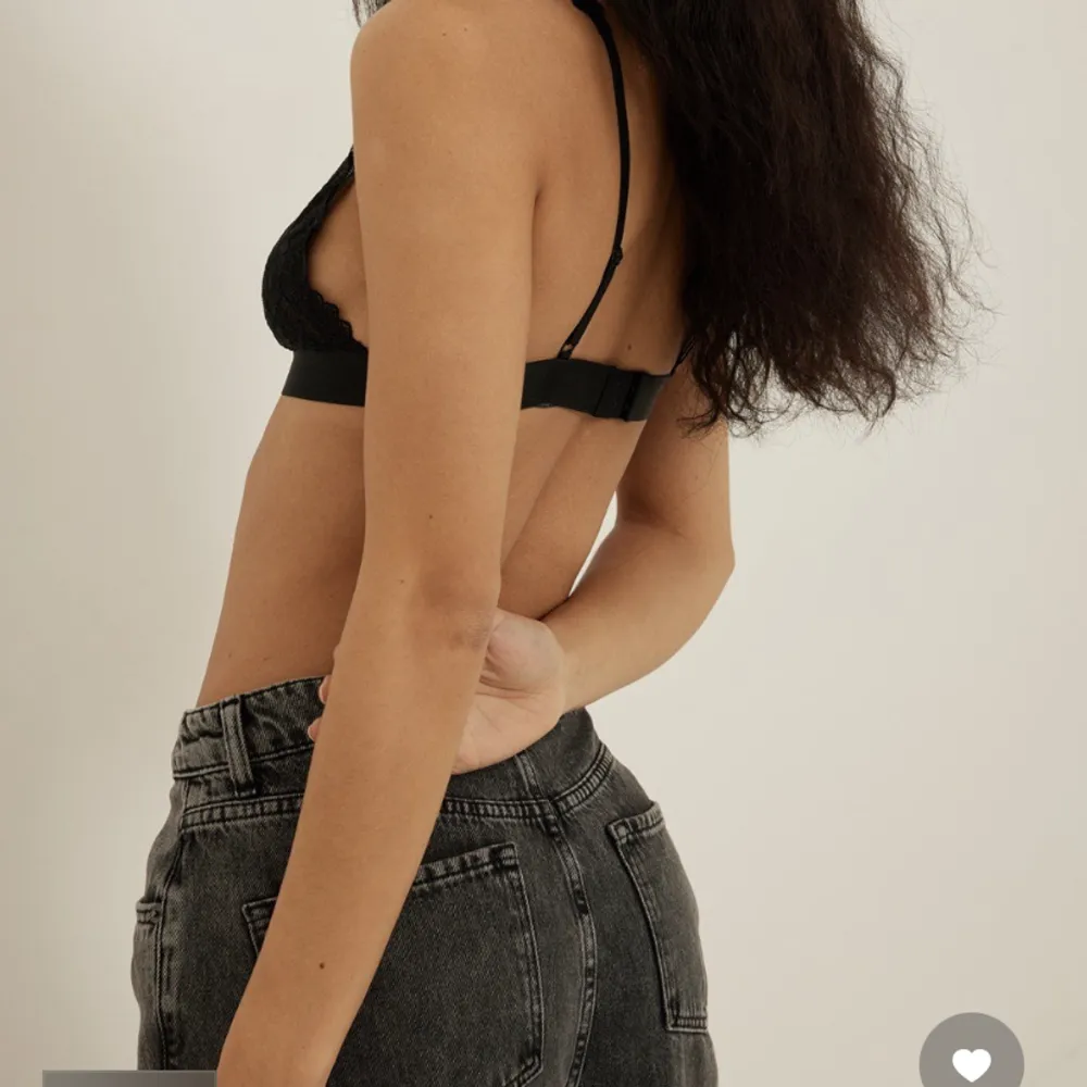 Söt bralette från NAKD i xs i nyskick🫶🏼 nypris 179kr. ANVÄND KÖP NU FÖR GRATIS FRAKT TILL O MED 18 APRIL! . Övrigt.