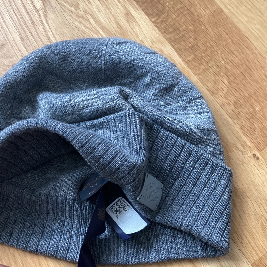 Louis Vuitton mössa  - 90