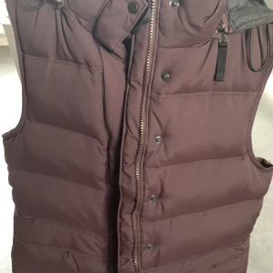 Everest väst - Everest väst i mycket gott skick. Storlek 34 