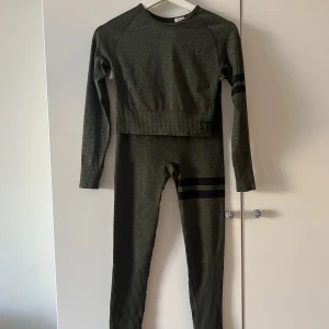Stronger träningsset  - Strl XS/S, nyskick, grönmelerad 