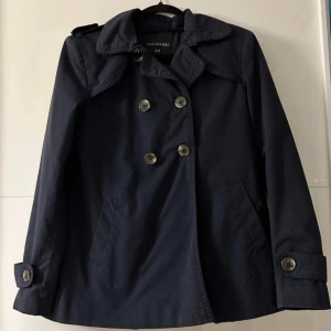 Kort kappa  - Jag säljer denna fina kort kappan ☺️ 