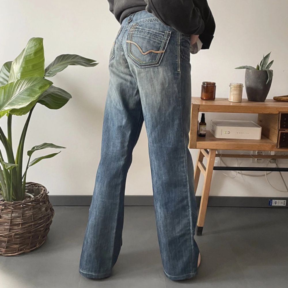 Jeans i storleken 29/24. Passar en S/M. Lågmidjade.. Jeans & Byxor.