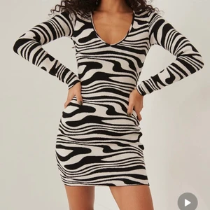 Fin klänning - 300 + frakt, strl S. 