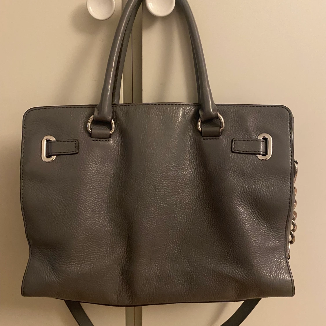 Michael kors handväska grå - 91