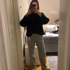 Randiga Cargo mango  - Randiga cargo byxor från mango storlek 38! 