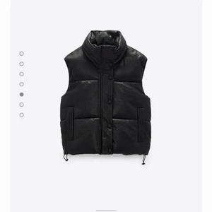 ZARA väst - ZARA väst i nyskick, nypris 559kr💕